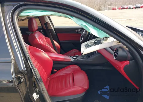 2017 Alfa Romeo Giulia Ti Awd z USA, uszkodzony, nr VIN ZARFAEEN1H7540670